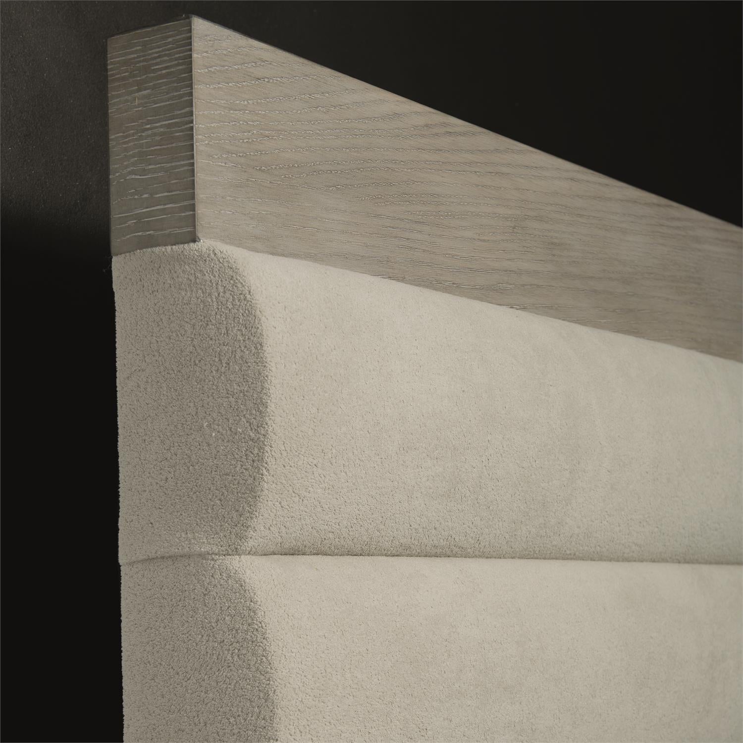 Linea Panel Bed