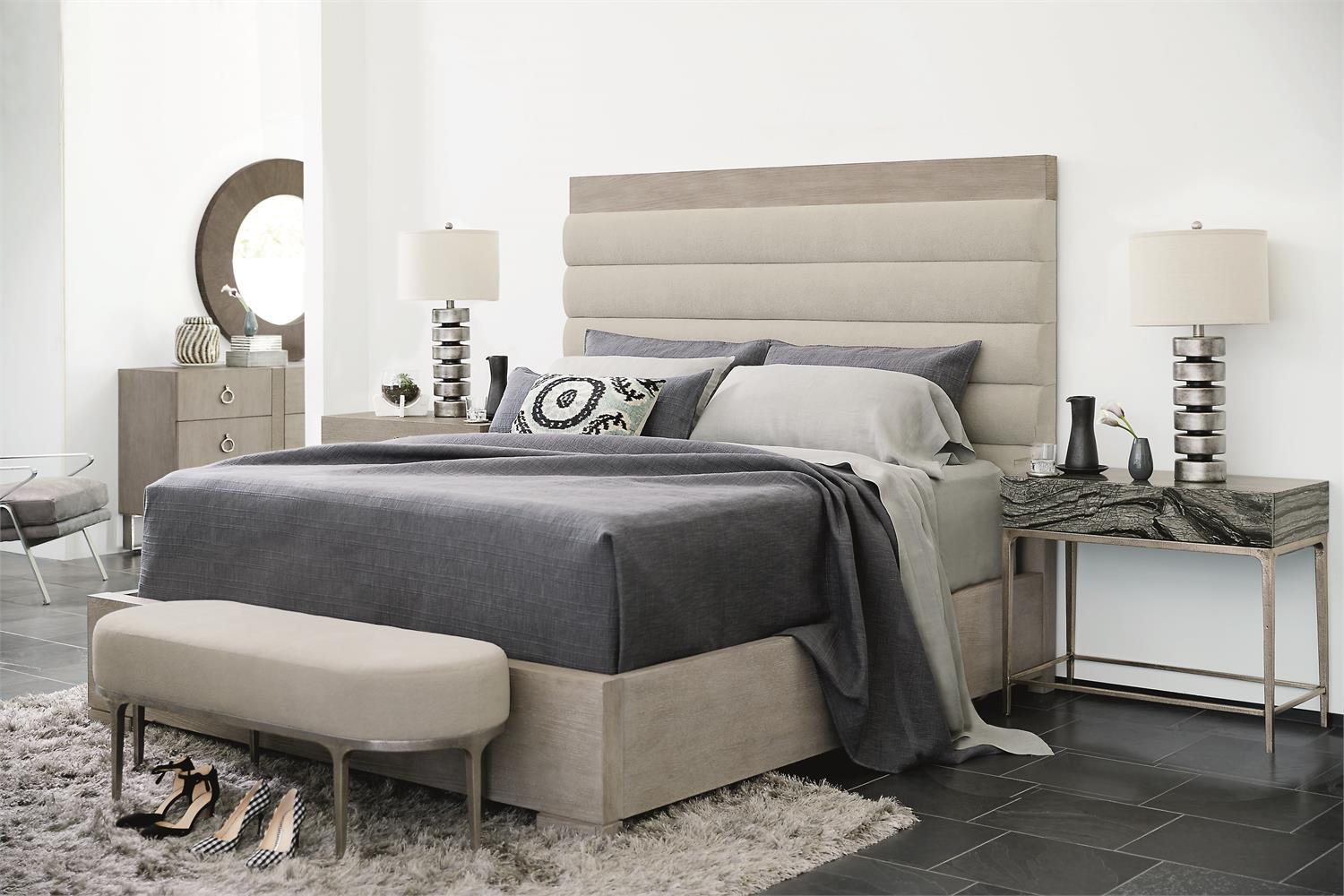 Linea Panel Bed