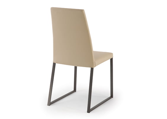 Curvo Chair